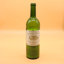 Load image into Gallery viewer, Gift Set Château Margaux 1995 | Cedarwood & Geranium | 100hr Wine Bottle Candle