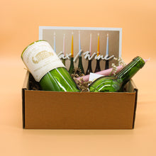 Load image into Gallery viewer, Gift Set Château Margaux 1995 | Cedarwood & Geranium | 100hr Wine Bottle Candle