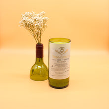 Load image into Gallery viewer, Gift Set Vega Sicilia Unico 1999 | Coffee & Nutmeg | 100hr Wine Bottle Candle