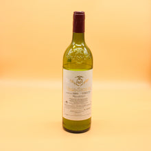 Load image into Gallery viewer, Gift Set Vega Sicilia Unico 1999 | Coffee & Nutmeg | 100hr Wine Bottle Candle