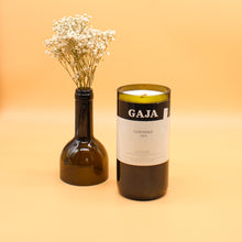 Load image into Gallery viewer, Gift Set Gaja Conteisa 2004 | Coffee & Nutmeg | 100hr Wine Bottle Candle