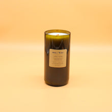 Load image into Gallery viewer, Gift Set Gaja Conteisa 2004 | Coffee & Nutmeg | 100hr Wine Bottle Candle