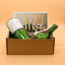 Load image into Gallery viewer, Gift Set Le Pin Pomerol 1996 | Cinnamon &amp; Orange 100hr Wine Bottle Candle

