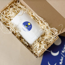 Load image into Gallery viewer, Kumeu Village Pinot Noir | Geranium &amp; Cedarwood | Scented Candle
